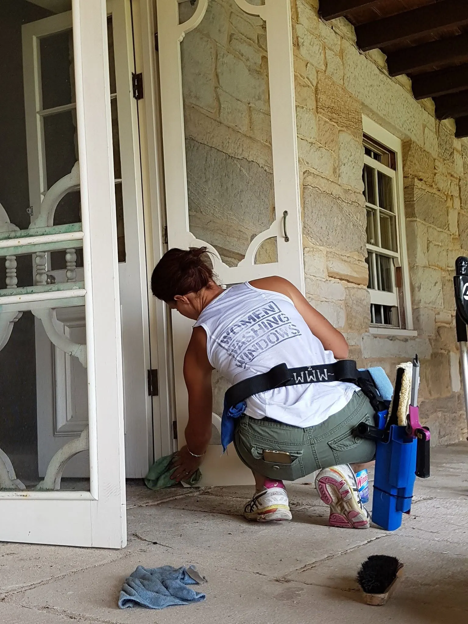 Professional window washing and cleaning services on the Central Coast and Lake Macquarie